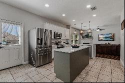 Beautiful Residence with Contemporary Design and Neighborhood Amenities