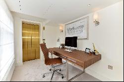 Newly renovated six-bedroom freehold townhouse in the heart of Belgravia