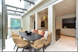 Newly renovated six-bedroom freehold townhouse in the heart of Belgravia