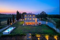 Villa d'Orcia with a breathtaking view over the Tuscan hills