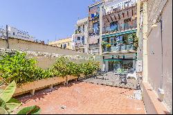 Apartment with tourist license for 14 people in the Raval