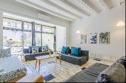 Apartment with tourist license for 14 people in the Raval