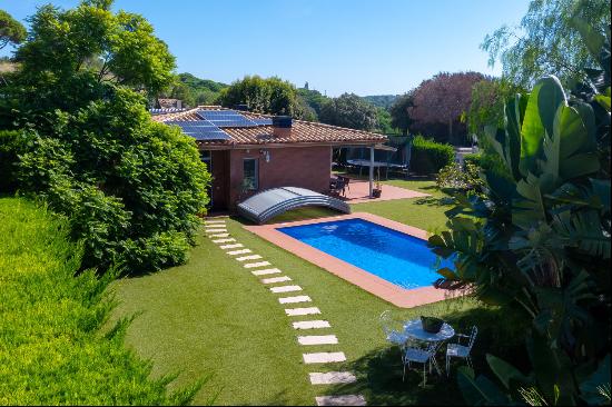 Efficient house with pool and sea views in Sant Vicenç de Montalt - Costa BCN