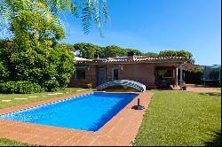 Efficient house with pool and sea views in Sant Vicenc de Montalt - Costa BCN