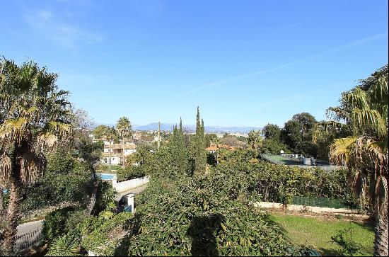 Vente - Appartement Antibes (Cap d'Antibes) - 1a 950a 000a 