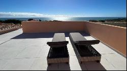 Ocean Front Villa Steps Away From Dramatic Cliffs