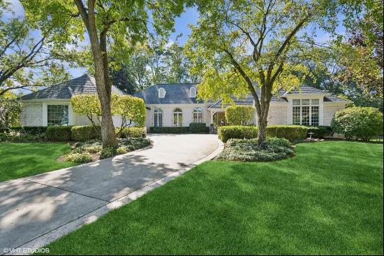 208 Saint Michael Court, Oak Brook, IL, 60523, USA