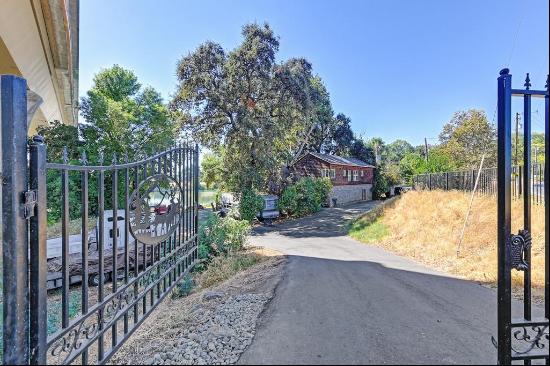 2181 Garden, Sacramento, CA, 95833, USA