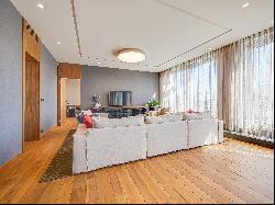 Magnificent three bedroom apartment in Iztok district for sale