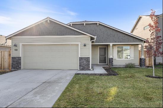 3537 NW 10th Place Redmond, OR 97756