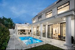 2 Highgate Hill, Toorak