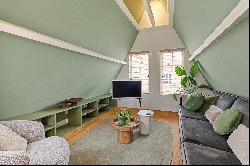 Fully renovated, bright double upper house in the heart of Jordaan Amsterdam!