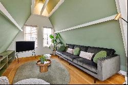 Fully renovated, bright double upper house in the heart of Jordaan Amsterdam!