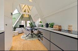 Fully renovated, bright double upper house in the heart of Jordaan Amsterdam!