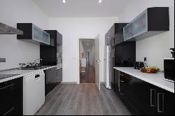 Flat, 3 bedrooms, for Sale