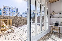 Spectacular refurbished apartment with 36 m2 terrace in front of Joan Miró Park.