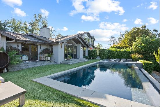 Unparalleled Luxury Living in Los Altos Hills