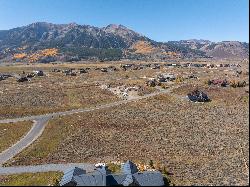 Exceptional 1-Acre Parcel Offering an Ideal Setting