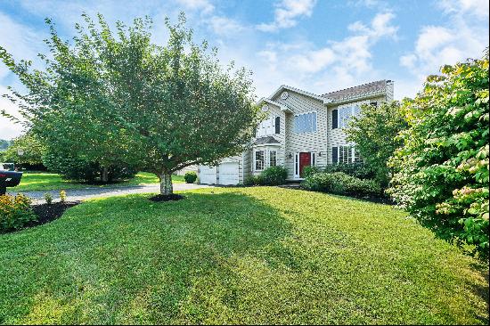 Perfectly Located Neighborhood Colonial