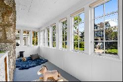 Larchmont Village Living