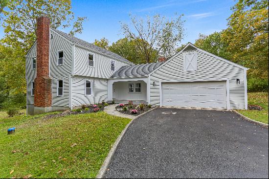 Charming Colonial in Wilton