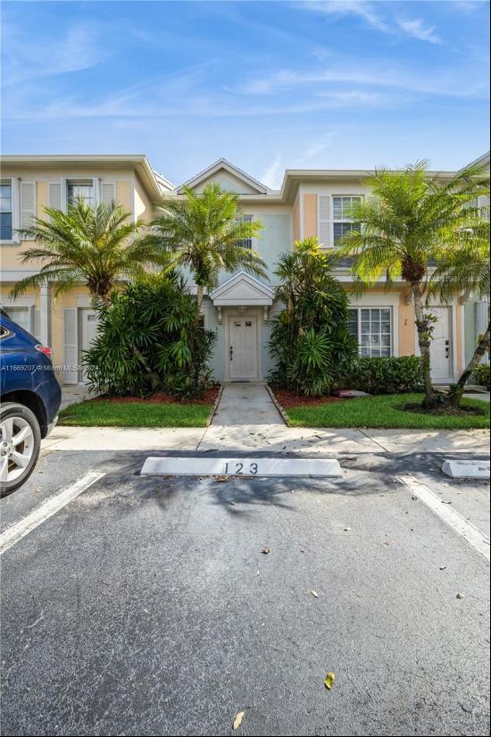 81 Simonton Cir, Weston FL 33326