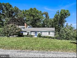 16 Crestview Drive, Schuylkill Haven PA 17972