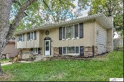 13915 Jefferson Circle, Omaha NE 68137