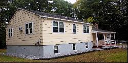 21 Woodlawn Circle, Pelham NH 03076