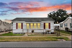 616 Live Oak Street, Metairie LA 70005