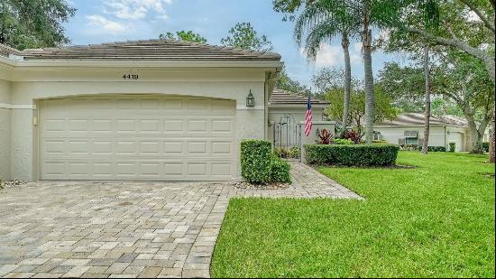 4419 Oakley Greene #19, Sarasota FL 34235