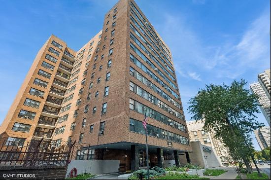 6118 N sheridan Road #1010, Chicago IL 60660