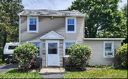 7 E Pattagansett Road, East Lyme CT 06357