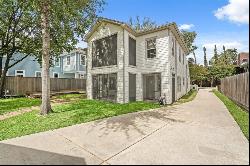 636 E 12th 1/2 Street, Houston TX 77008