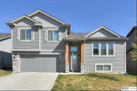 4801 N 180th Avenue, Elkhorn NE 68022