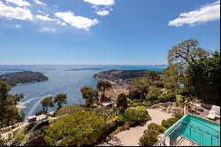 Charming property overlooking the villefranche bay