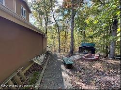 6476 Decker Road, Bushkill PA 18324