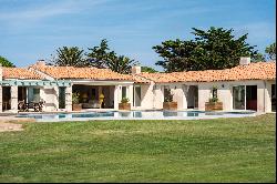 Île de Ré - Exceptional property on the front line facing the ocean