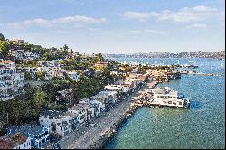 Chic Sausalito Penthouse