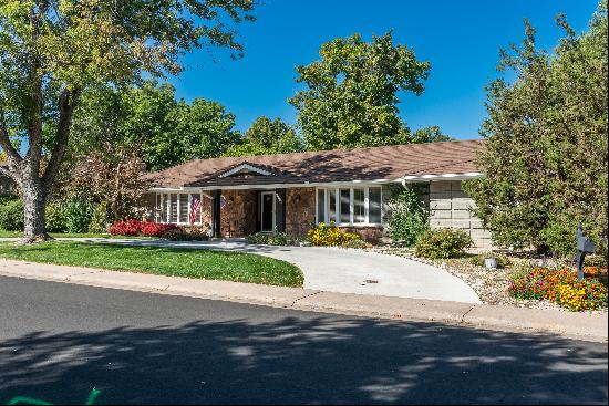 Stunning Southmoor Ranch with Renovated Kitchen and Private, Lush Backyard