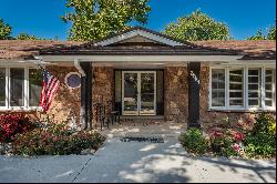 Stunning Southmoor Ranch with Renovated Kitchen and Private, Lush Backyard