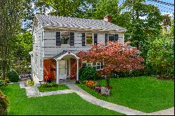 Lovely Larchmont Woods Colonial