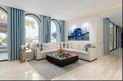 Immaculate Beachfront Frond Villa on Palm Jumeirah