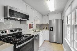 374 Davisville Road, 1RU (#5)