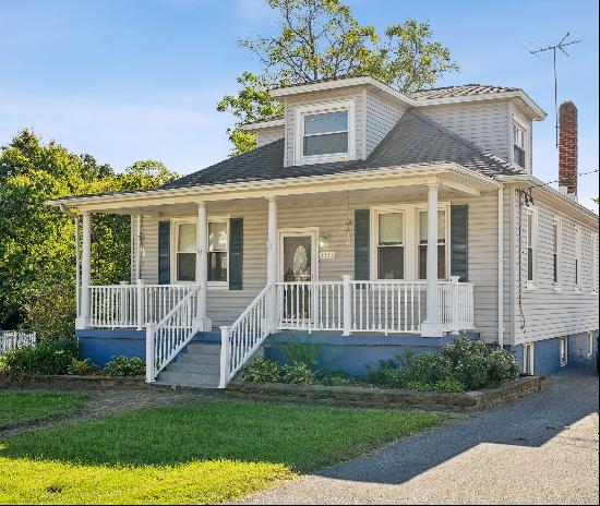 Home in Roseland Heights