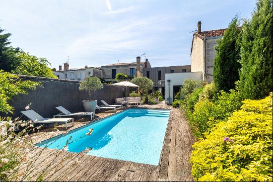 QUARTIER NANSOUTY - SUPERBE eCHOPPE DOUBLE EN PIERRE, JARDIN, PISCINE