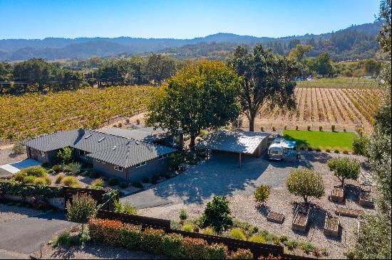 Coveted  Estate in Dry Creek Valley