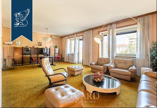 Flat with balcony for sale in a prestigious area in the heart of Milan