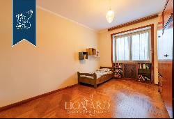 Flat with balcony for sale in a prestigious area in the heart of Milan