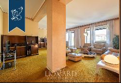 Flat with balcony for sale in a prestigious area in the heart of Milan